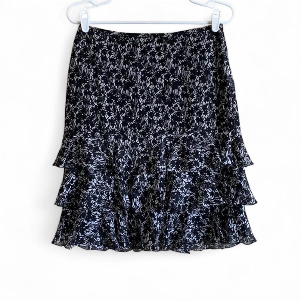 Black and White Floral Tiered Skirt! Size 2 Petite!
